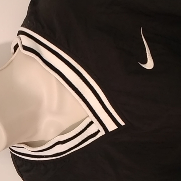 Nike, Vintage Windbreaker - Picture 3 of 6